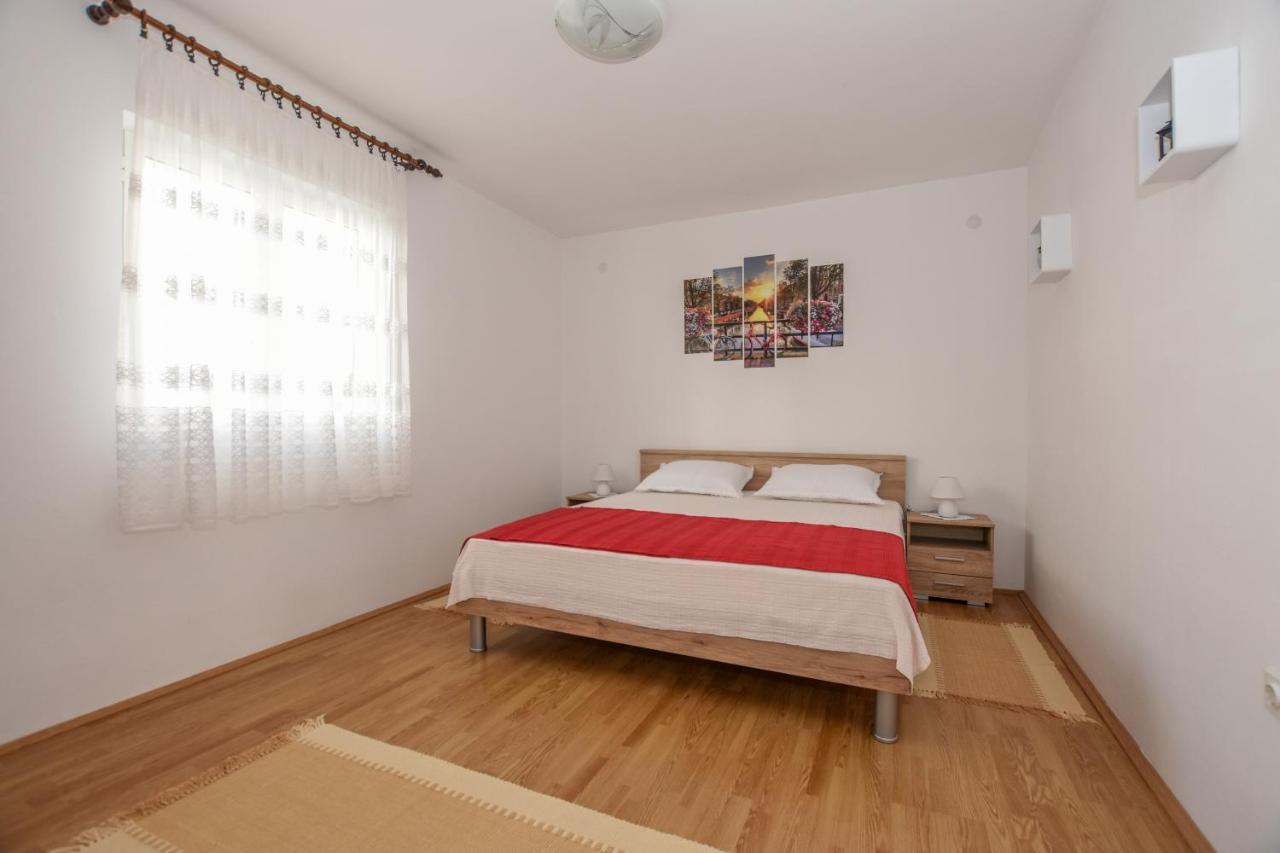 Apartmani Andreja Pag Town Bagian luar foto