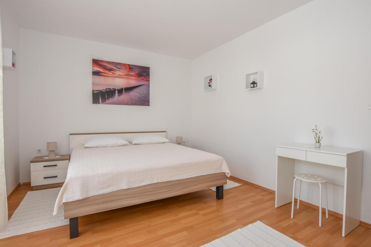 Apartmani Andreja Pag Town Bagian luar foto