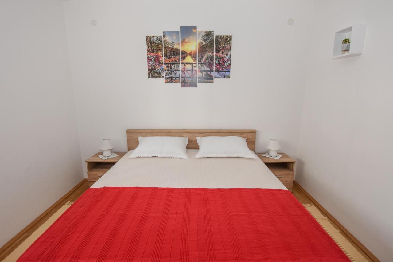 Apartmani Andreja Pag Town Bagian luar foto