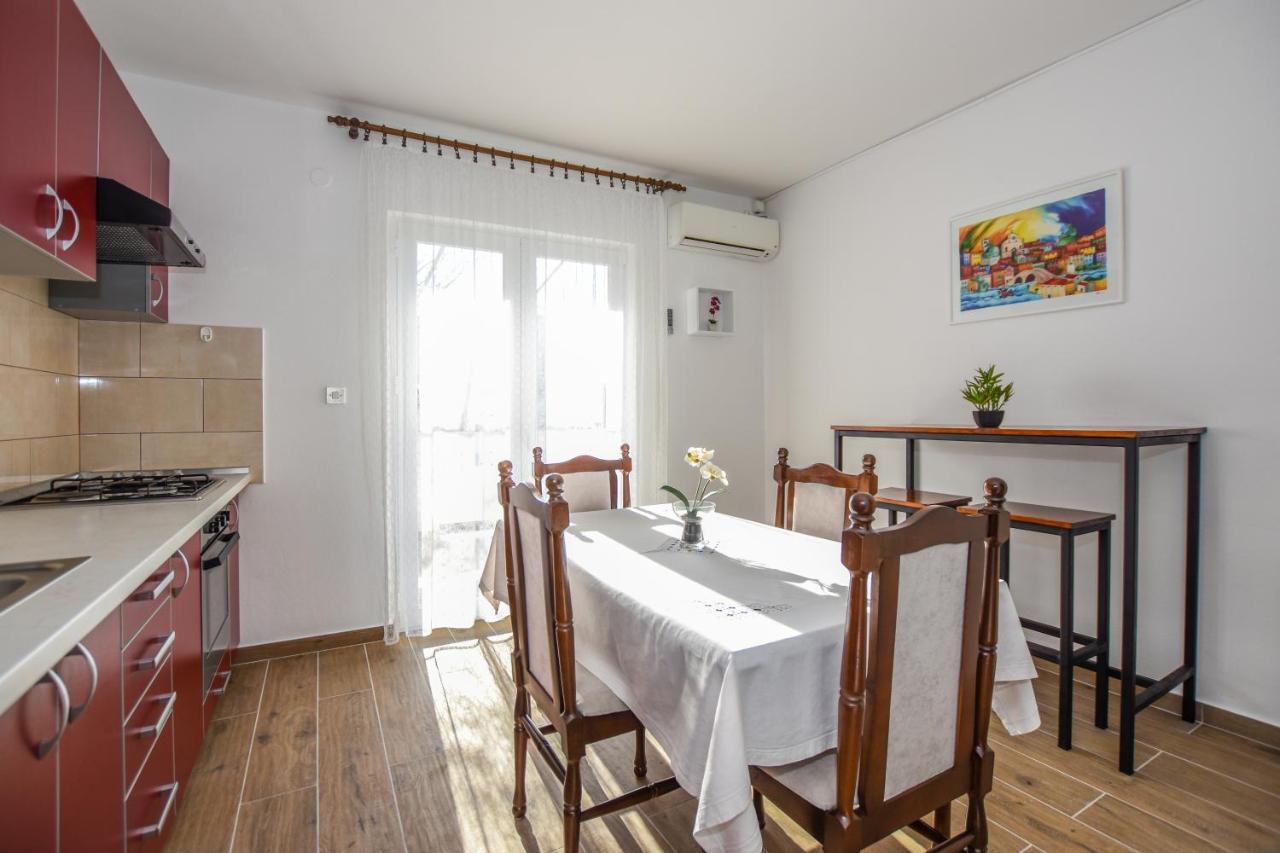 Apartmani Andreja Pag Town Bagian luar foto